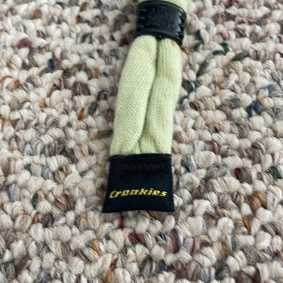 Croakies Green Sunglass Strap/Holder. EUC - Picture 2 of 4